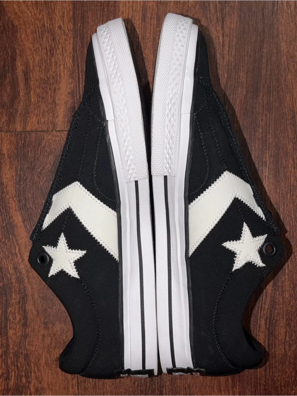 Converse size 11.5 Black and White shoes Low Top